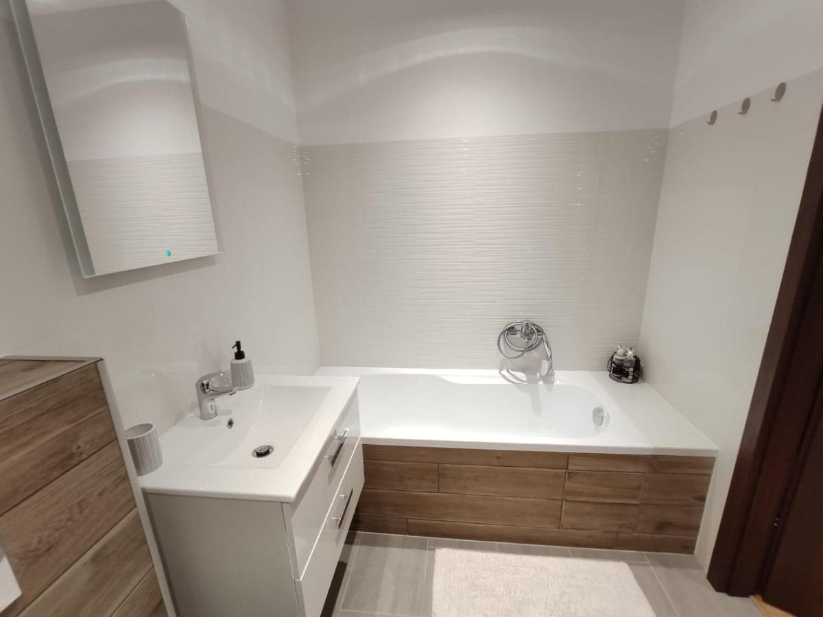 제수프 Apartament Parkowy 아파트 외부 사진
